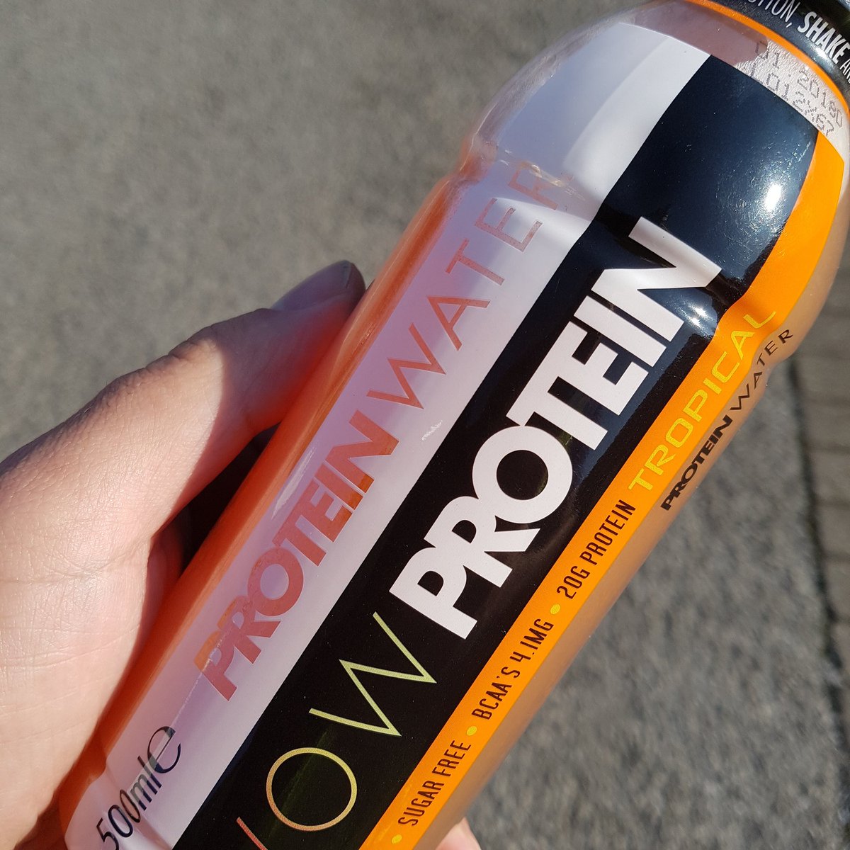 RD_FITNESSPT's tweet photo. Great Tasting Protein Water by @wowprotein

Available at @Tesco 

#protein #water #fitness #health #wowprotein #tesco #sugarfree https://t.co/dSq2IijhCd