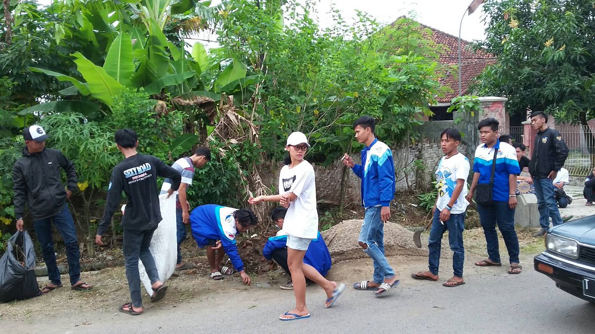 Kegiatan baksos XTC WARTEL di kecamatan subang kelurahan soklat <a href="/SubangMuda/">SUBANG MUDA</a> <a href="/Sobatbudayasbg/">Sobat Budaya Subang</a> <a href="/MangSihejo/">Mang Kopi</a> @KicauSubang