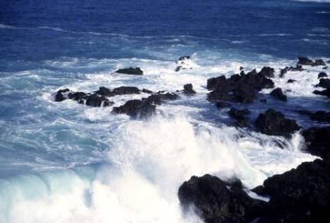 ”Deniz, kadın gibidir; hiç güvenmek olmaz ha!” (Tevfik Fikret)