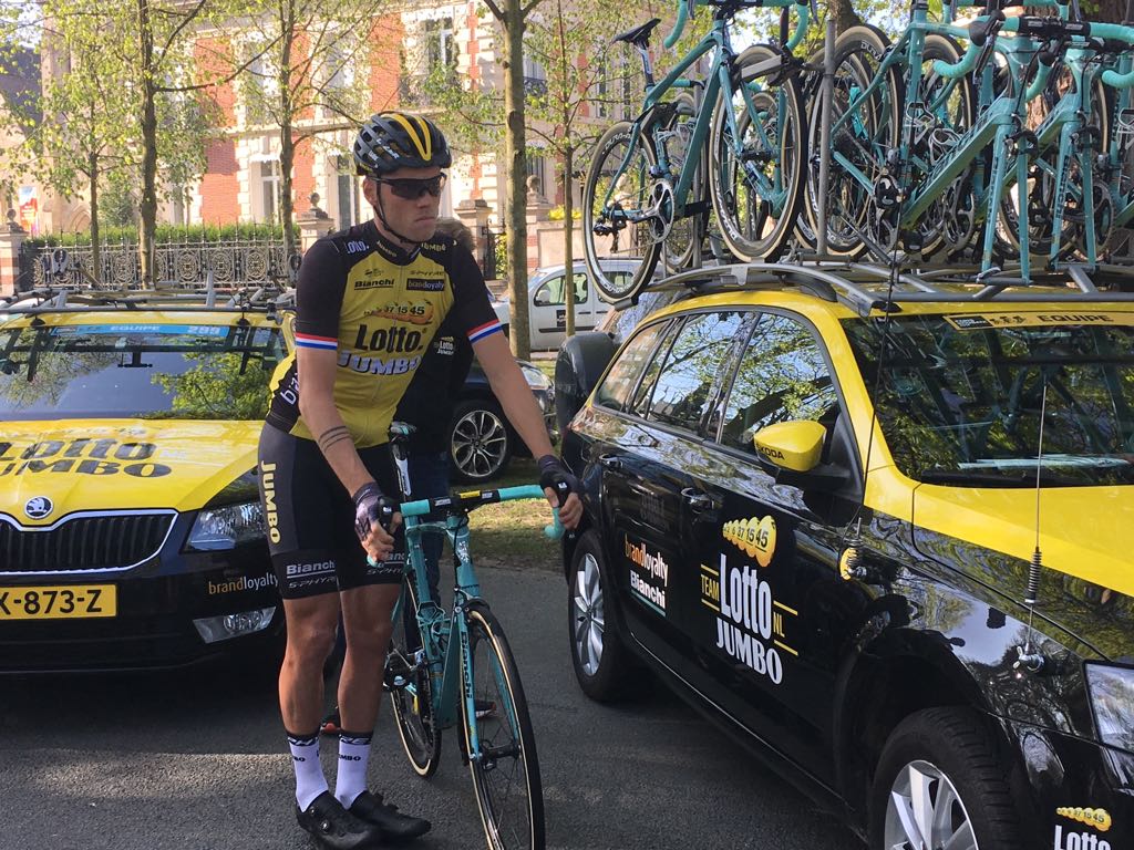 vismaleaseabike's tweet photo. Our @BianchiOfficial Infinito's are ready for some cobbles! #ParisRoubaix https://t.co/hXTtswWl9Q