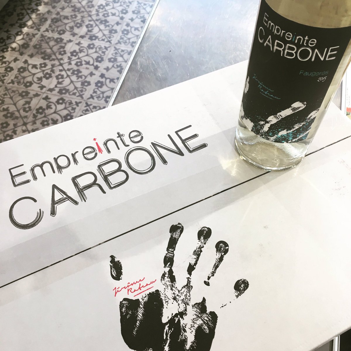 castro_maison's tweet photo. Recevoir ses premières quilles d'Empreinte CARBONE blanc et se sentir privilégié ! Merci @hautlignieres #ruedebelleville #coupdecoeur https://t.co/Vyp2xFh0PB