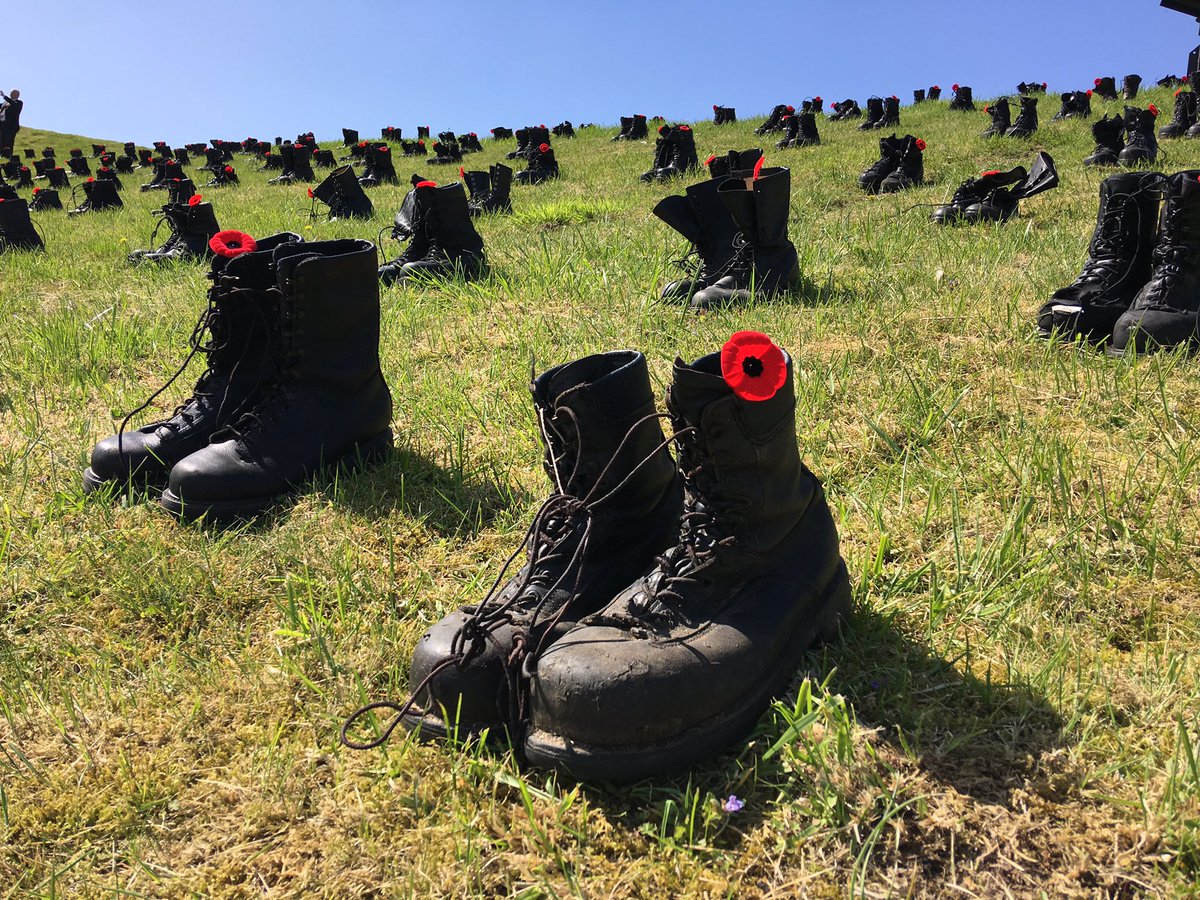 thomasdaigle's tweet photo. 3,598 Canadians died here at Vimy Ridge 100 years ago. Boots represent the fallen soldiers, on the very ground where they fought. #Vimy100 https://t.co/X0s0pOCTjQ