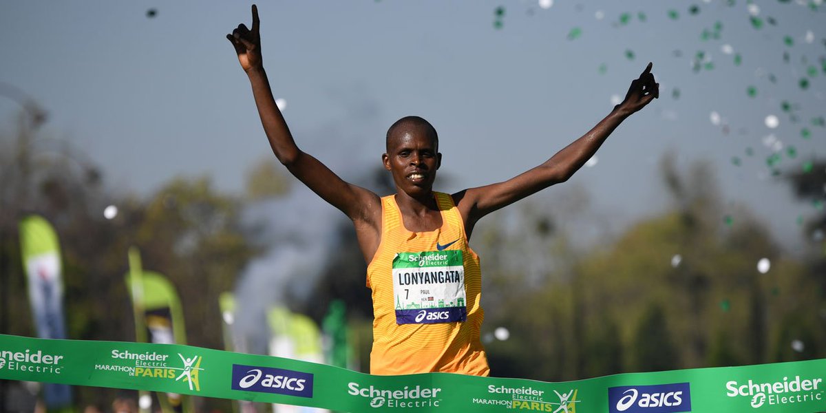 Run2meetfrance's tweet photo. Enorme bravo à Lonyangata et sa femme Rionoripo qui remportent le @parismarathon #couple #marathondeparis #traintogether https://t.co/ZcSN6dPPrP