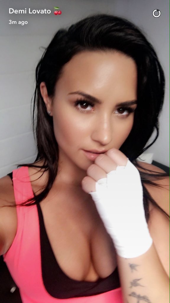 Selenatorboy09's tweet photo. https://t.co/TnKmUaEpJA