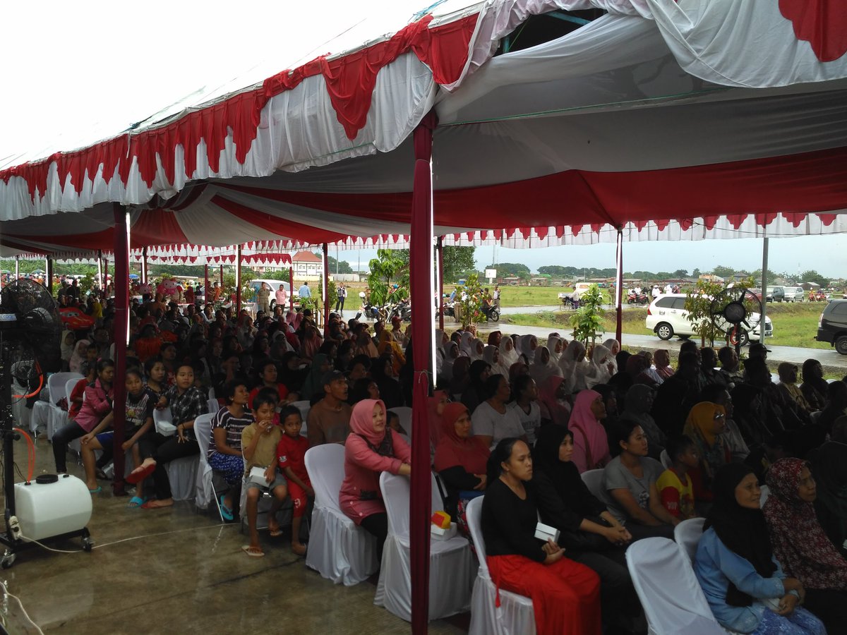 Peresmian Pembukaan Pasar Baru di Kelurahan Wergu Wetan @sekitarkudus oleh Bupati Kudus <a href="/MusthofaWardoyo/">H. Musthofa</a> 
cc: <a href="/Kudus_ISK/">Info Seputar Kudus - ISK</a> <a href="/dagsarkudus/">Dinas Dagsar Kudus</a>