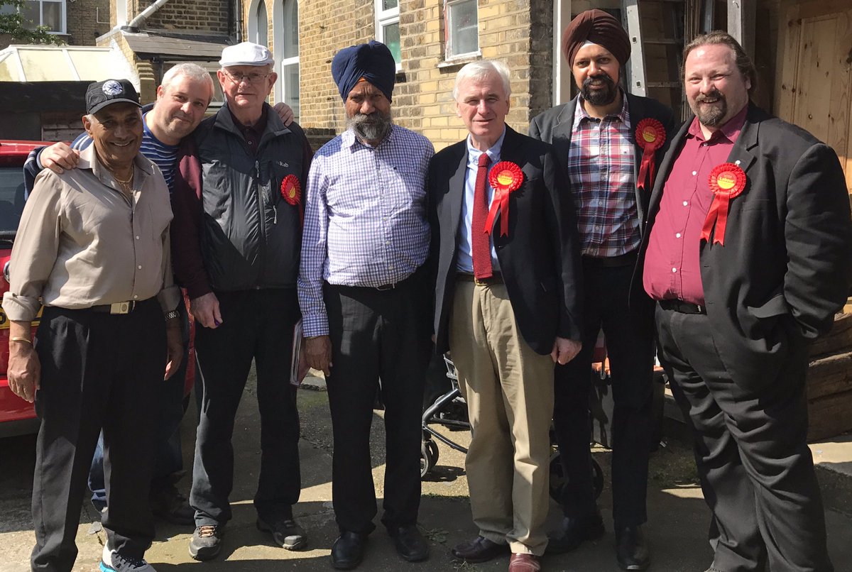 TanDhesi's tweet photo. Very grateful to @johnmcdonnellMP for taking out valuable time to support @graveshamlabour campaign, speaking with locals on their doorstep. https://t.co/RXOJNdf0Xn