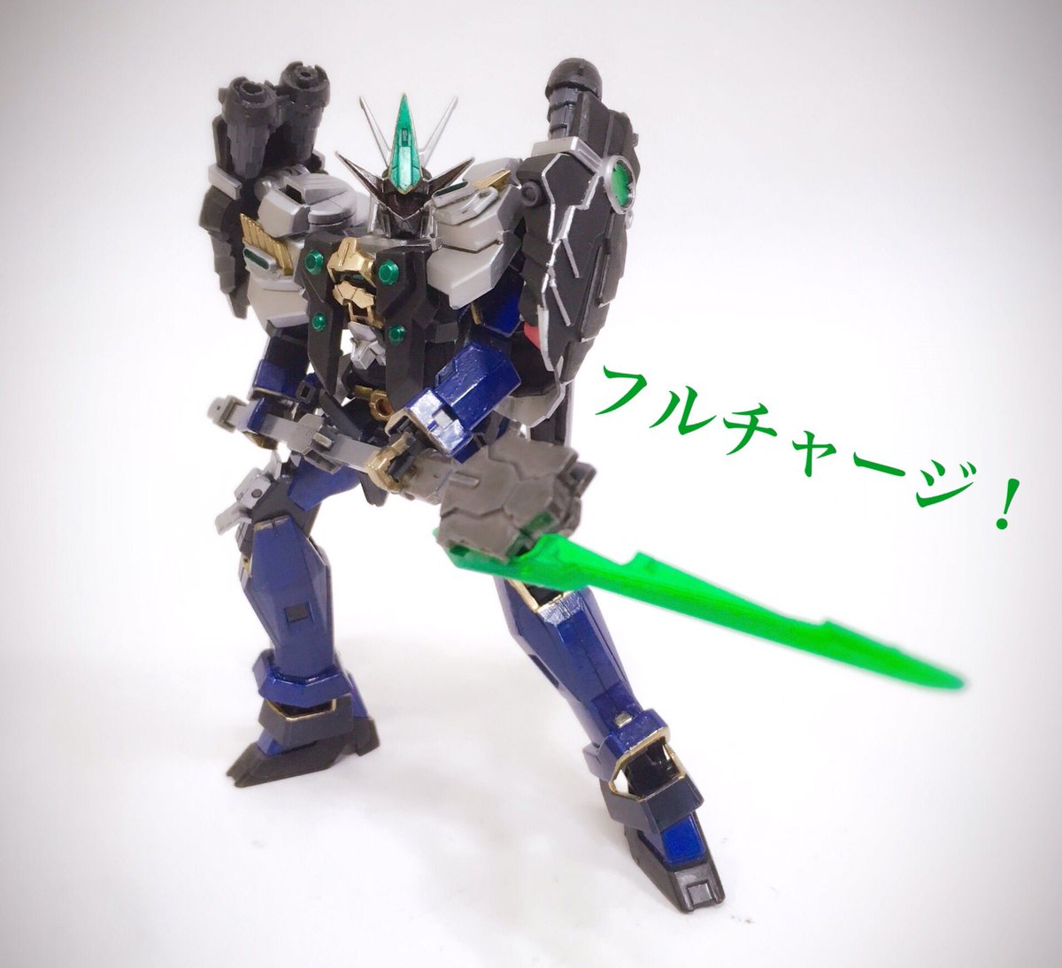 阿良々木かーず は ここにいる 歴代仮面ライダーガンプラ化計画ミキシング New電王ベガフォームも完成 上半身と肩の差し替えになります 最初に言っておく 胸の顔はやっぱり飾りだぁ メガ粒子砲が出ます 仮面ライダー ガンプラ