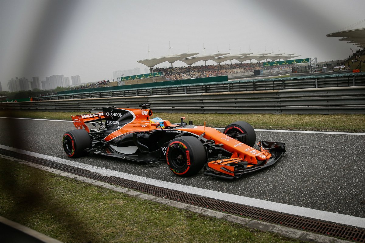 a3formula1's tweet photo. Alonso, por radio: "El más rápido en curva soy yo" https://t.co/5GZxINlr8Y https://t.co/b1nAZOilN4