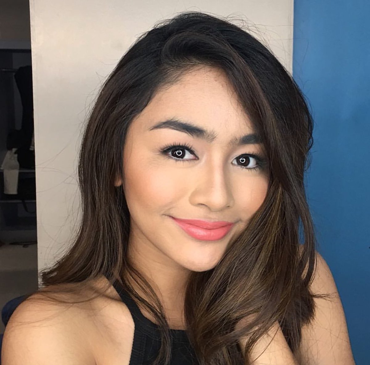 stillgrowing__'s tweet photo. She is my kind of queen that knows her crown isn't on her head but in her soul. Much love, Viv. Always😘 https://t.co/2sOqnnnfpK