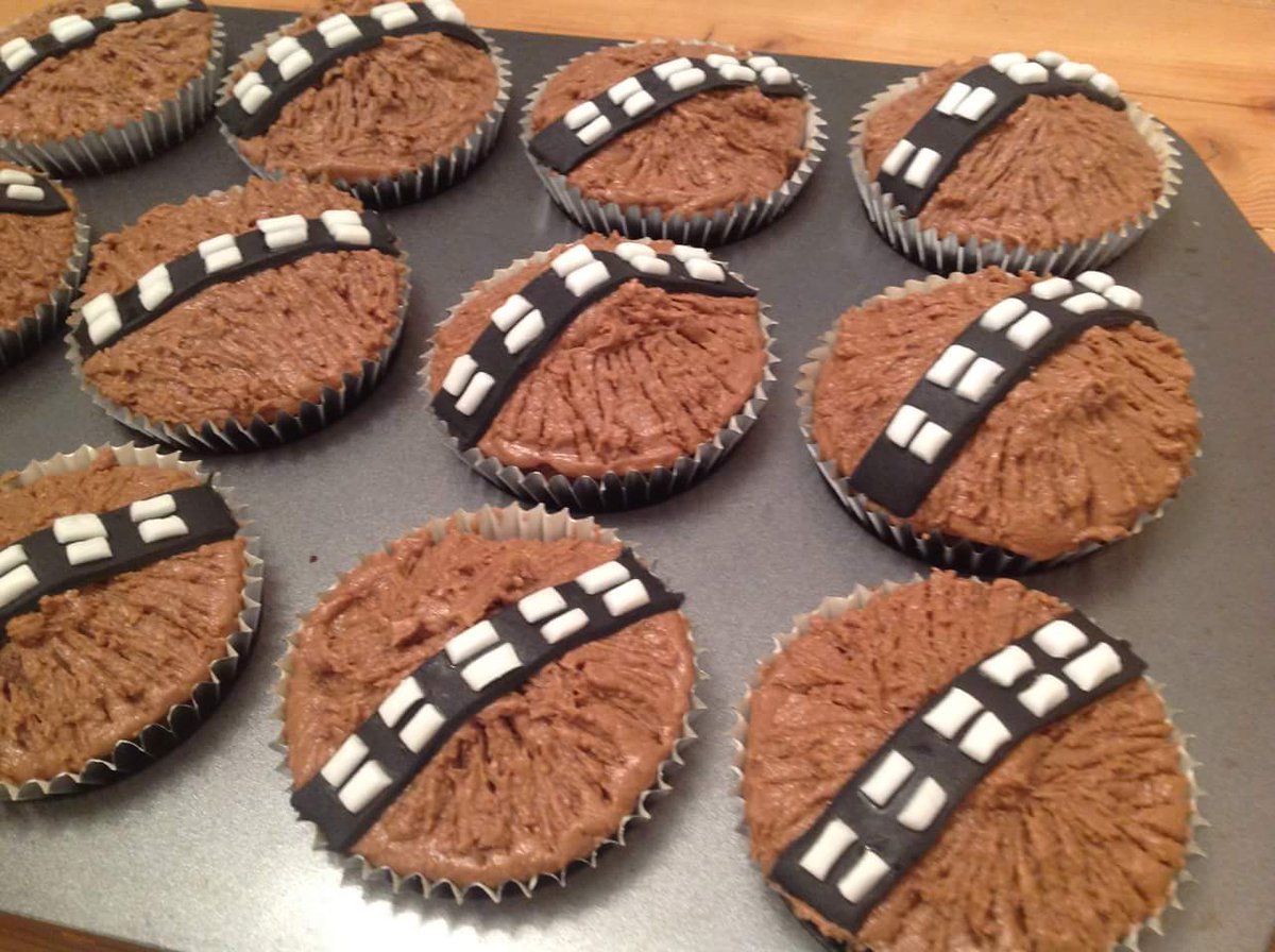 Sirjamieharvey's tweet photo. Been through my camera roll and found a few more cakes that my talented wife whipped up...
#CreativeWife
#BirthdayCake https://t.co/vGGWZORgww