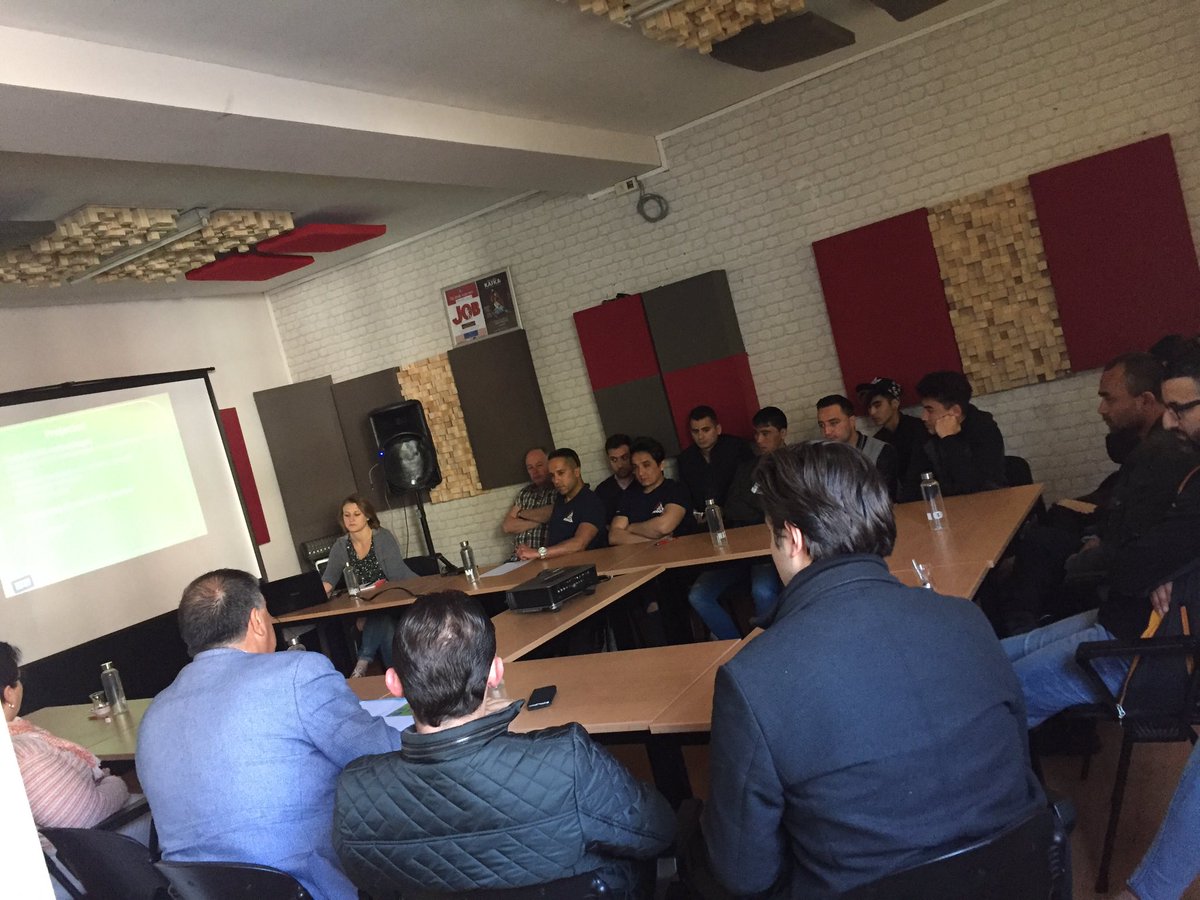 AlessandroCucch's tweet photo. Met @AngeloBruno3600 de jongens uitleggen welke hulp wij als @stadgenk kunnen bieden om hen aan jobs te helpen👌🏼 @yasin_kilic #begeleiding https://t.co/mjQ77sfPvQ