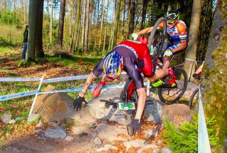 _gotse's tweet photo. Idiot crash on first lap.... ๐ค๐๐ฅ Now in hospital waiting for some x-rays, hopefully some good news soon. #shithappโฆ https://t.co/7MwAy2amzu https://t.co/nCM18PZz70