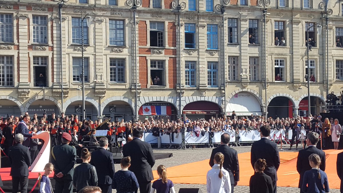 telfordk's tweet photo. Perfect day at the poppy ceremony in Arras.  #Vimy100 https://t.co/PtkVvQC5lk