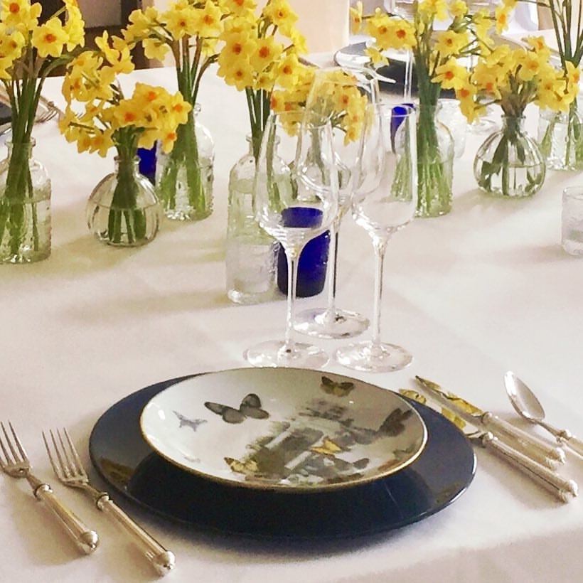 KMLEventsUK's tweet photo. Perfect tablesetting for your wedding #christianlacoix #Flowers #daffodils #weddingplans #weddinginspo #MLWA2017 #bride #Mayfair #venue https://t.co/JTNXPkC9KE