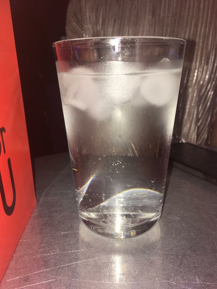 laura_D_81's tweet photo. @MissAliTeamMaTT @mattthorpe86 @alison_sendall Haha.....well.....a #largearchersandlemonade 😜😂🍹and not a #largelemonade like Ali likes......😉 https://t.co/98JefLjVTt