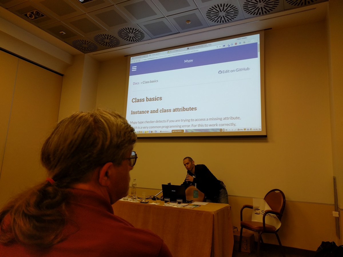 pauloxnet's tweet image. "Regole pratiche per testare la documentazione" @marcobuttu at #PyCon8 @pyconit #sphinx #restructuredtext #doctest @readthedocs @mediainaf