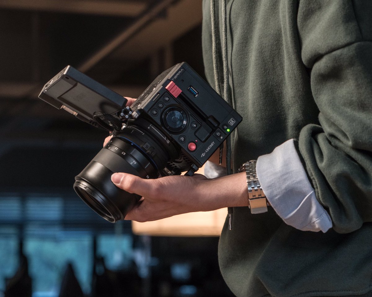 6K Cinema camera Handheld like DSLR, #TERRA 6K, SideGrip powered by GripBAT 45Wh, and @zeisscameralenses #Milvus prime lens.
