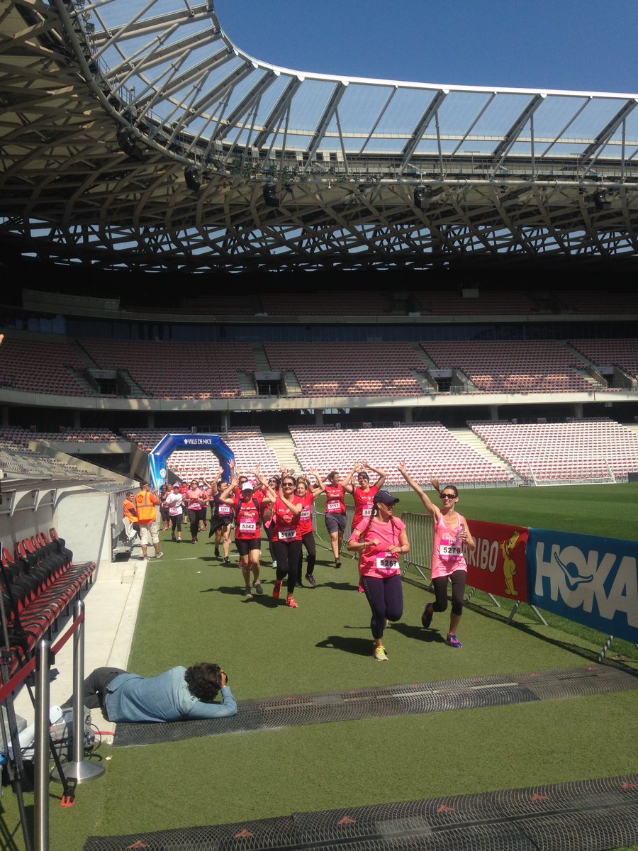 SemiMarathon06's tweet photo. Elles sont là les niçoises contre le cancer ! Bravo mesdames @VilledeNice @laliguecancer @AllianzRiviera #nicerunningday https://t.co/ayPmICyJWM