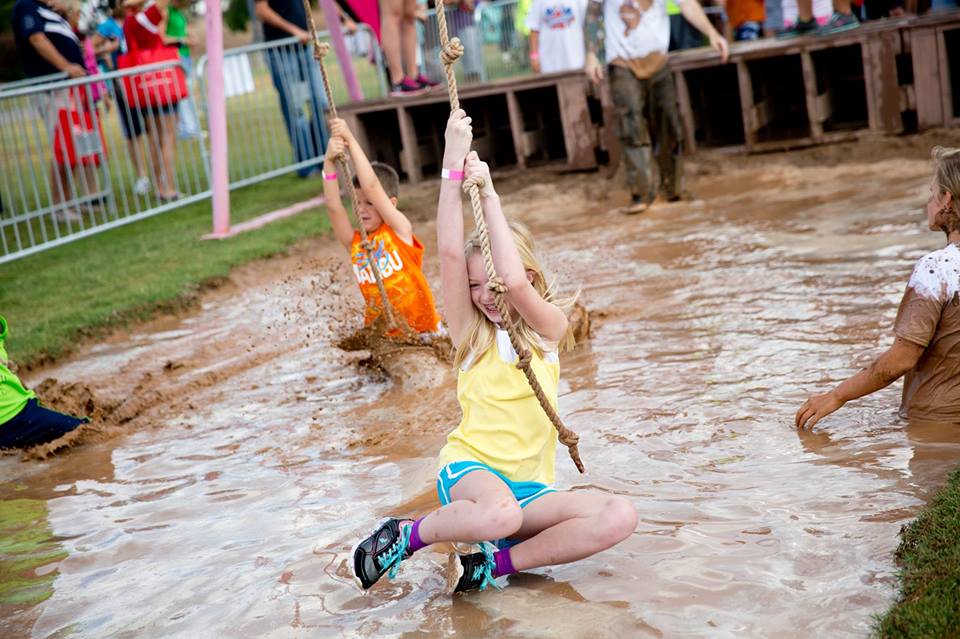 VisitingAmerika's tweet image. #Scottsdale’s Mighty Mud Mania Lets You Get Majorly Messy. Grimy Fun for Everyone!!💃🏻🌸☀️ June 10 Chaparral Park #Fun scottsdaletodo.wordpress.com/2017/03/28/sco…