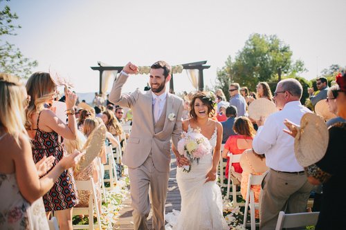 WeddingWire's tweet photo. Processional + recessional songs you need to hear: https://t.co/wsRzzibStp {Matthew Nigel Photography} https://t.co/orvivswEU8
