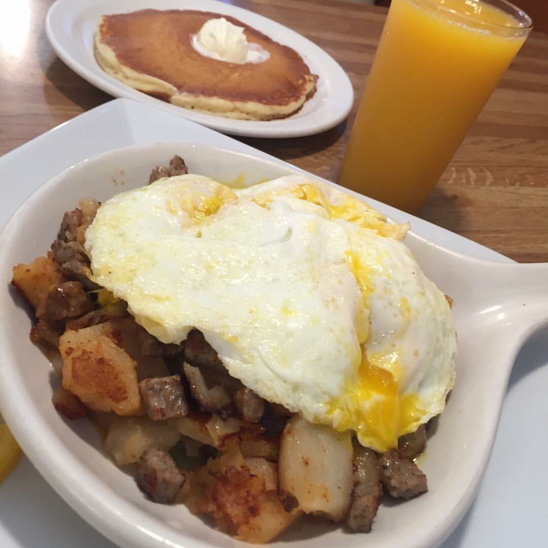 How 'bout a tasty homestyle #breakfast?! Served from 6am!
