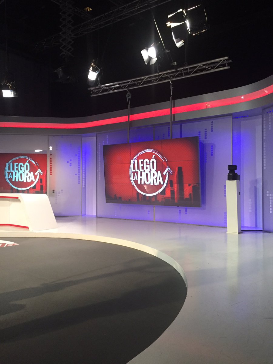 OrellanaOsorio's tweet photo. Esta Noche en @101tvMalaga  #LlegoLaHora #Mesadebate @IVANGONZALEZes @ManuelHuertas75 https://t.co/Y3O47DXGzg