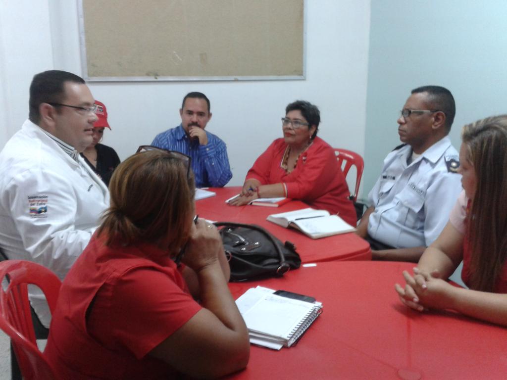redambulatoriam's tweet photo. Mesa De Trabajo Con Todas Las Instituciones Del #GobiernoRegional Organizando El Tema de #Salud y Alimentación. https://t.co/SvMbbTEzot