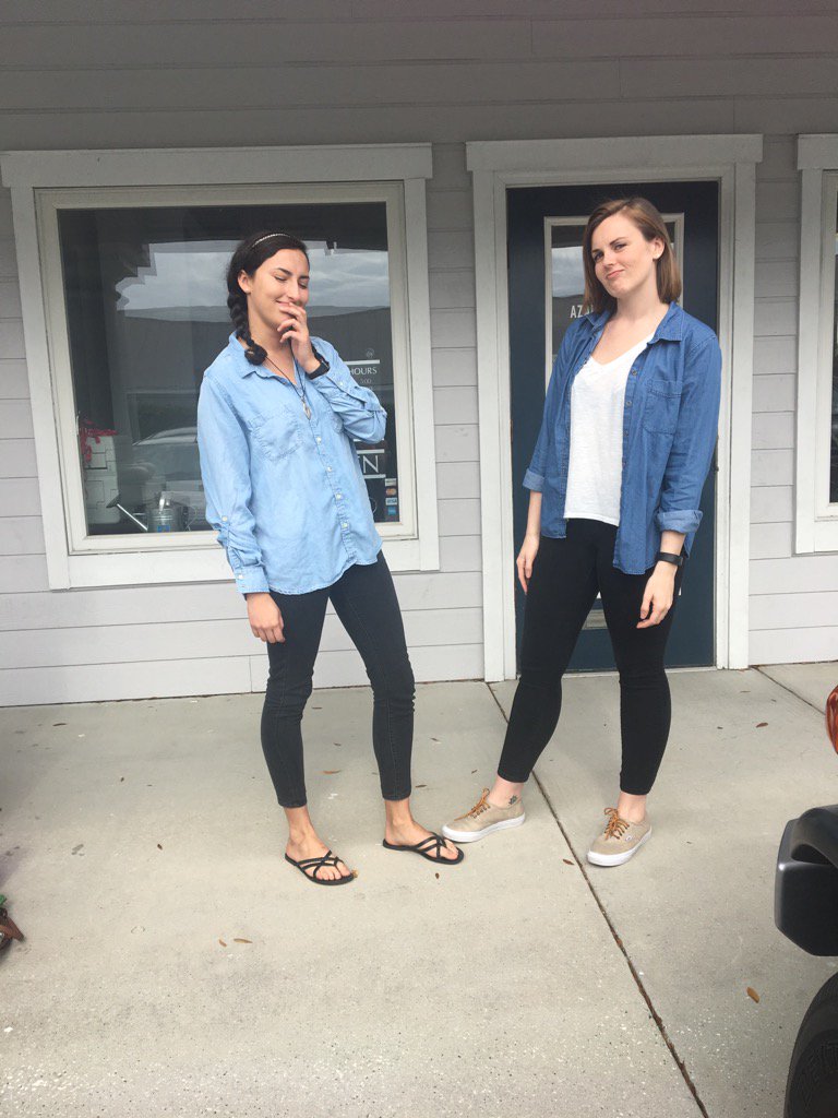 laurajrojas's tweet photo. The accidental matching situation we have here happens more than we care to admit #workpalsgalpals 👯@k_dysard https://t.co/UgT5sjTdVL
