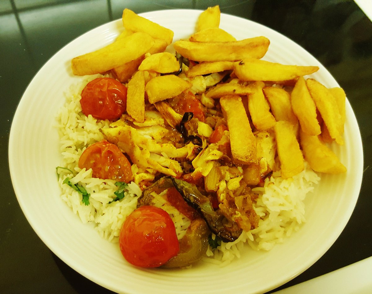 Just had to make another fish curry <a href="/MumsMasala/">Mum's Masala™</a> so delicious with my favourite <a href="/Albert_Bartlett/">Albert Bartlett</a> Rooster homestyle chips perfect combo 👌