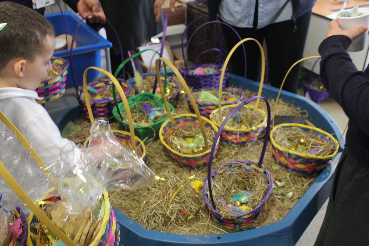 StPauls_primary's tweet photo. Early Years' Easter EGGStravaganza was a hit! The children loved sharing all their learning from this term! #lovelearning #family #fabfinale https://t.co/ywOHLXoN4u