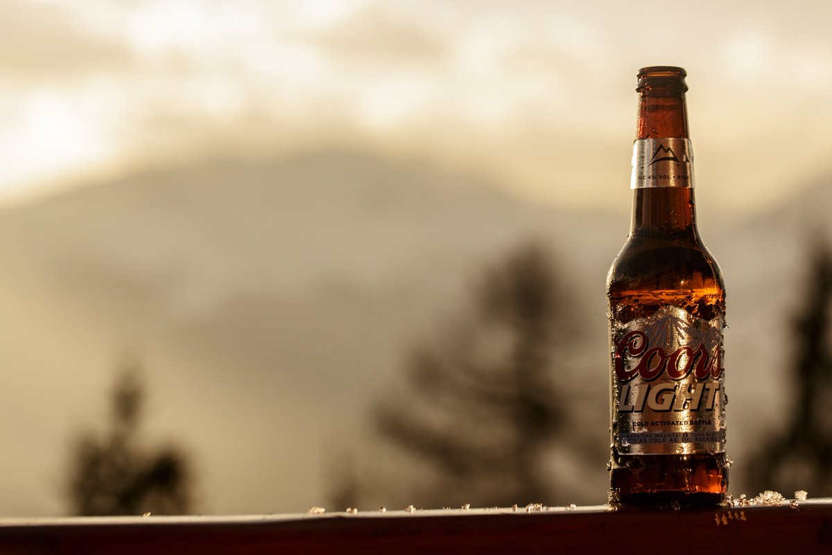 CoorsBeer's tweet photo. Suns out - you know what to do. ☀️❄️🍻 #IceColdRefreshment https://t.co/bhaYK8XToW