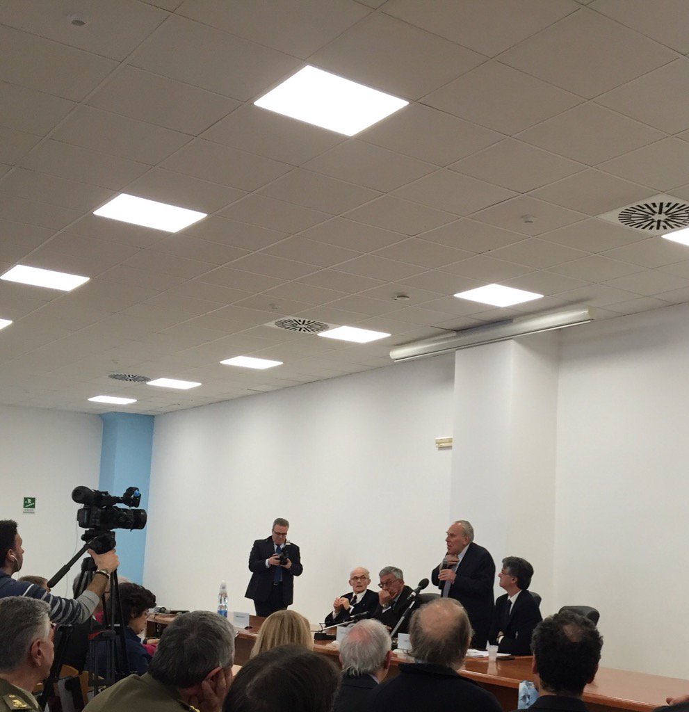 siperilsud1's tweet photo. Ora Univ.Proc.Greco x confrontarsi in materia di crim. economica. confronto=democrazia @s_margiotta @incammino2017 https://t.co/6PVYn1YVyU