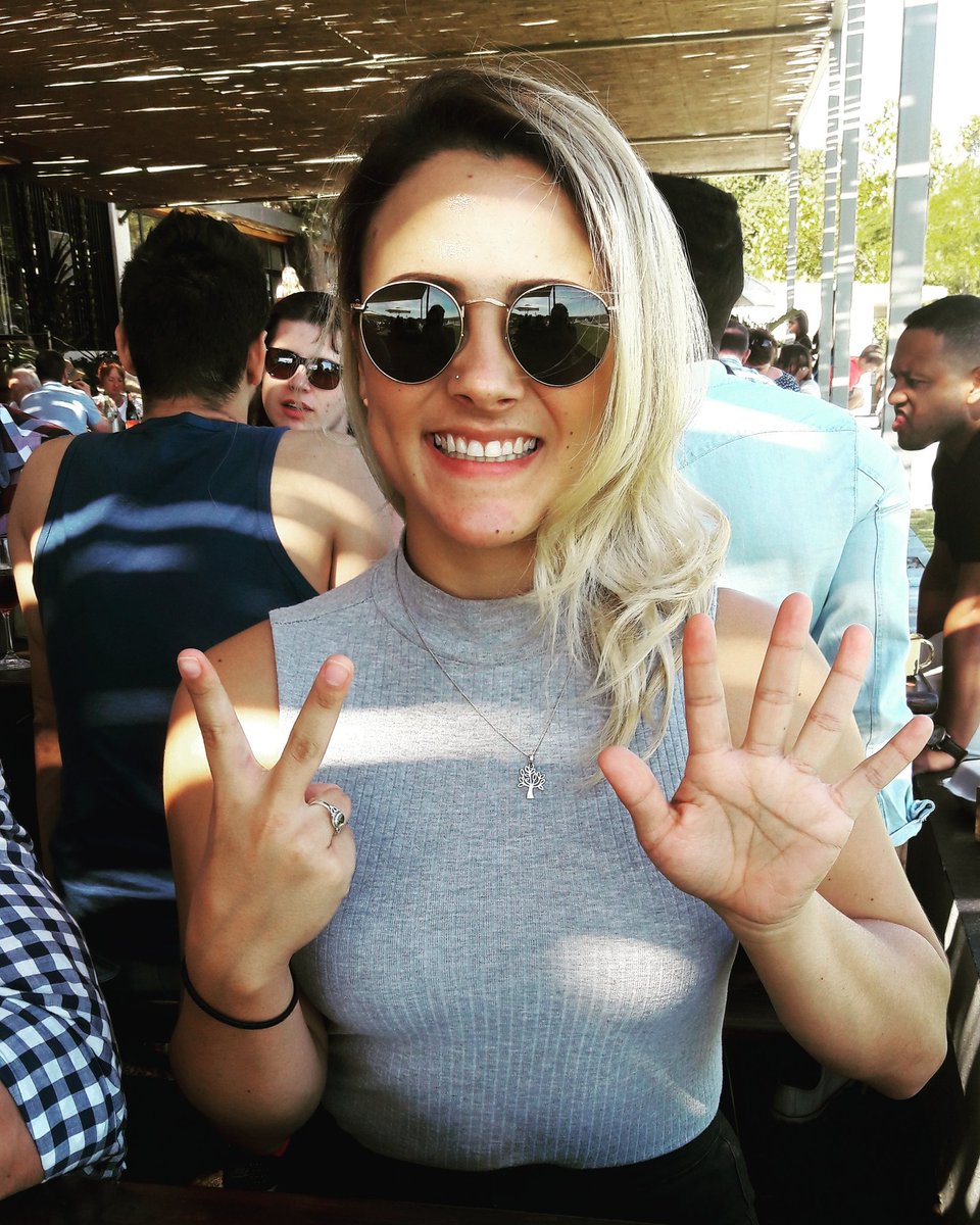 niki_muh's tweet photo. 25 and feeling better than ever! 

#twentiesgirl #birthday https://t.co/ThmaFlDulP