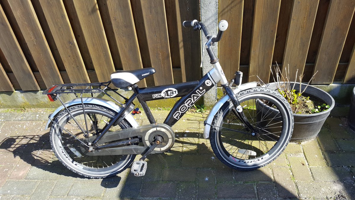 Staat al een paar dagen op onze voorstraat...van wie is deze fiets? Adres rotholm 48. Graag rt