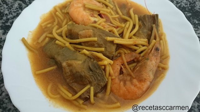 SaboraMalaga's tweet photo. ¿Que tal si hoy para comer nos tomamos una cazuela de fideos paleña? Una rica #RecetaSAM de @recetasccarmen :D https://t.co/0fUDtaxjtz https://t.co/sM5bTijwyv