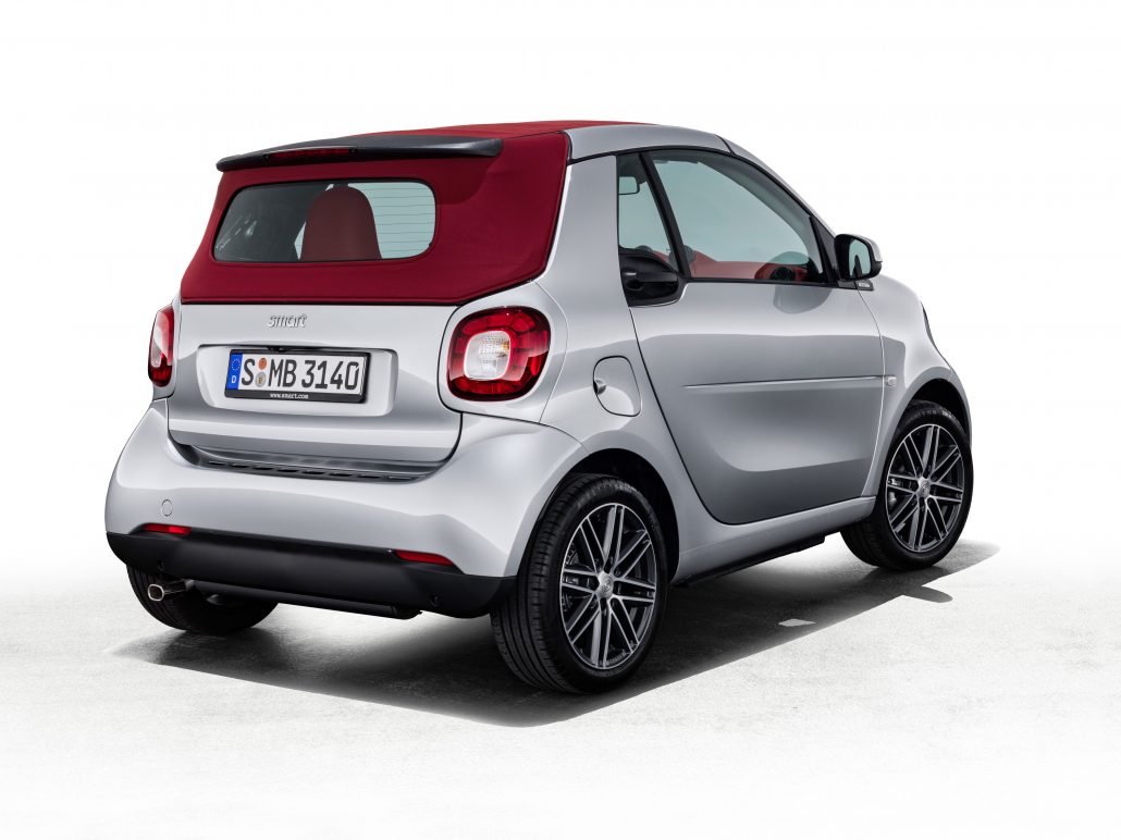 smartHerts's tweet photo. Curtains up for BRABUS edition #2 and crosstown https://t.co/Rw5IcELS00 #smart #brabus https://t.co/eakiJ1DszY