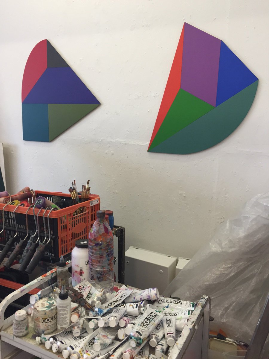 GalleryES's tweet photo. #studiovisit #NigelONeill https://t.co/4aXjqPE3zX