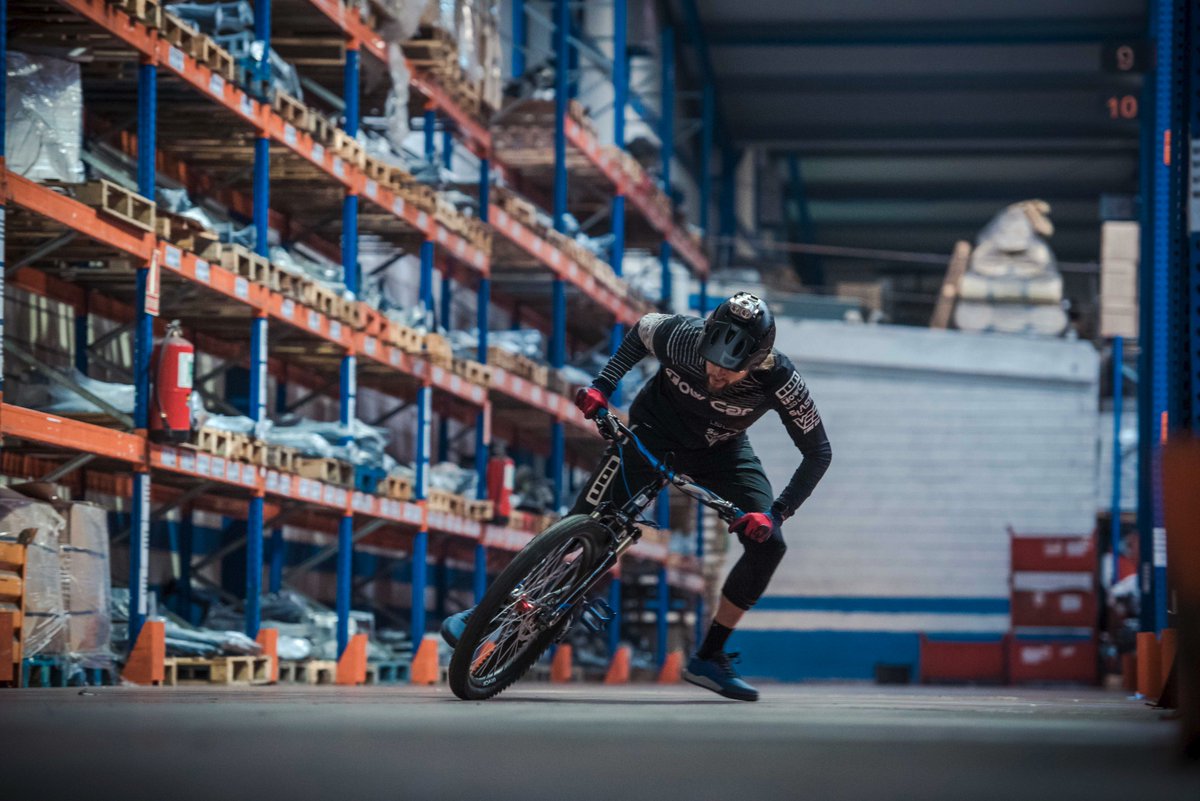 mtbymas's tweet photo. David Cachon nos indica Como ser un buen MountainBiker
https://t.co/69gUz5U7cK #MakeYourOwnShortcut #HowToBeAGoodMountainBiker @DavidCachon https://t.co/biuyIoklu5