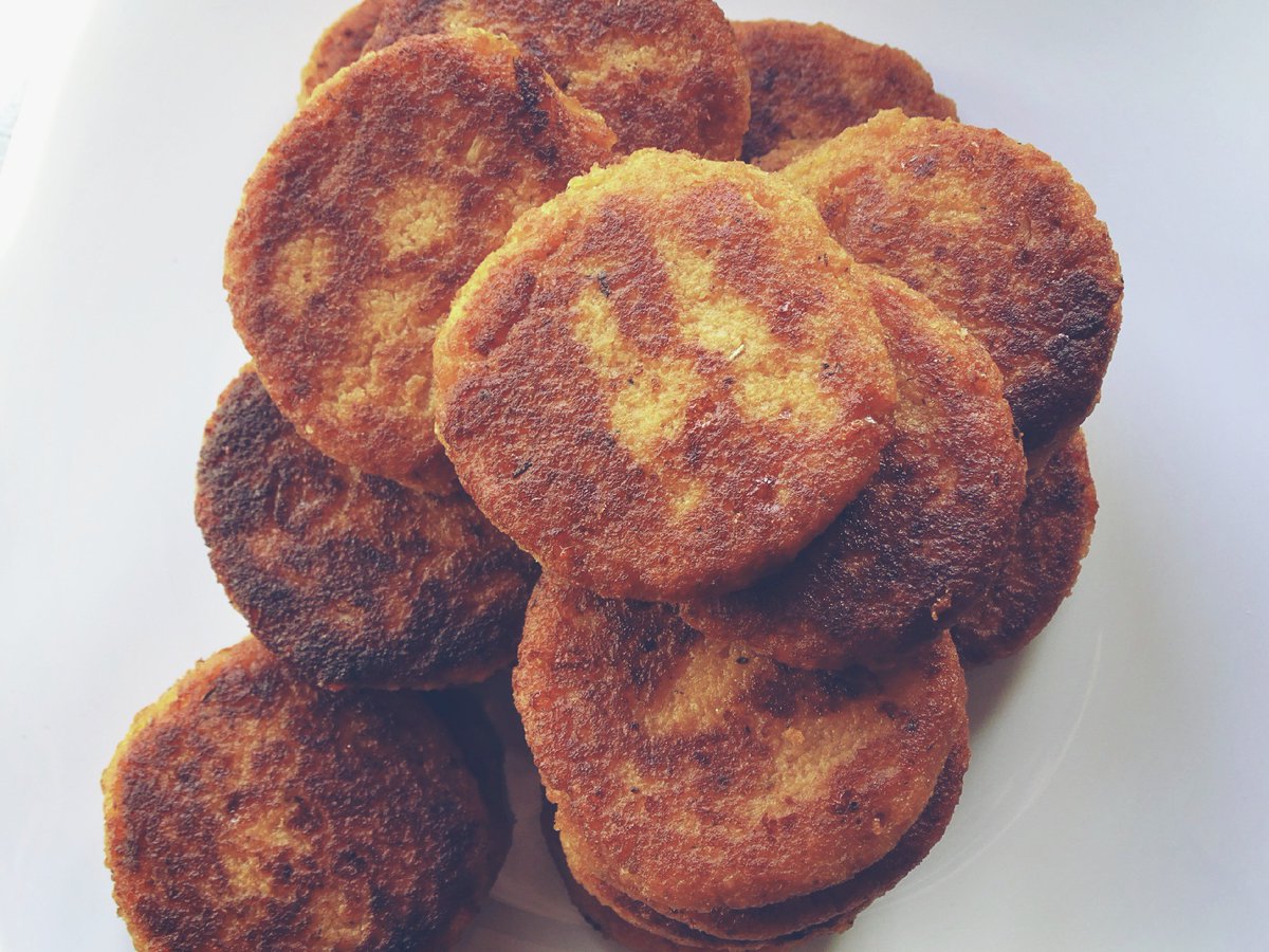 MaggiesCooking's tweet photo. #kotlety, #warzywa, #przepisy 
Prosty i smaczny pomysł na pyszne kotleciki warzywne 

https://t.co/HQaBYVRLto https://t.co/qxv18bx5DN