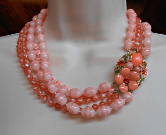 LynnHislopJewel's tweet photo. https://t.co/Oh3CYFfXTc #SeliniNecklace #SeliniCoralLucite #SpringSummerJewelry https://t.co/Rq1cW5qTSq