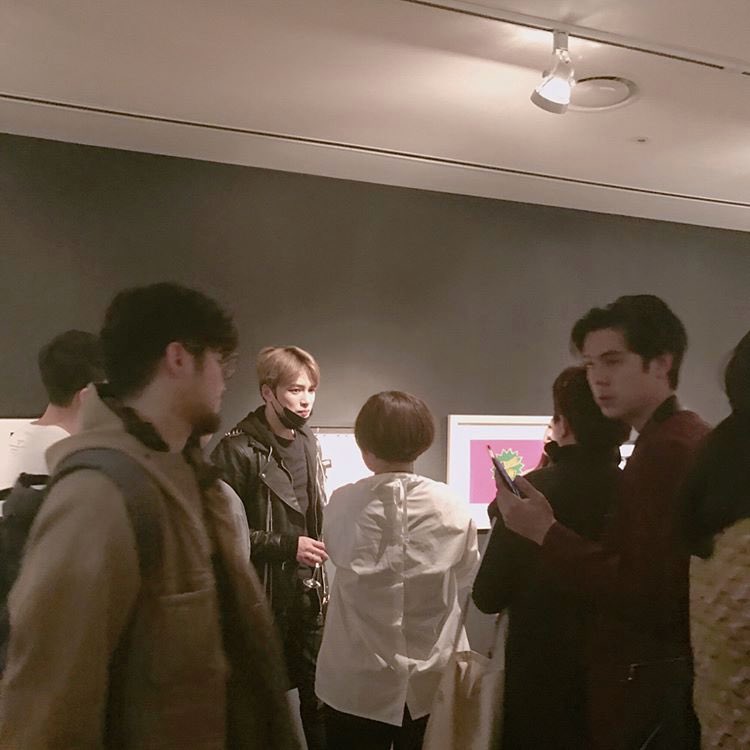 9090TheAiiRzYJ's tweet photo. [jj_1986_jj / h_shinnnn / okehhh] PUNK IN BRITAIN #10corsocomo #Cheongdam #PunkinBritain #openingreception #exhibition #HeroJaejoong #JYJ https://t.co/57JtM3sSUt