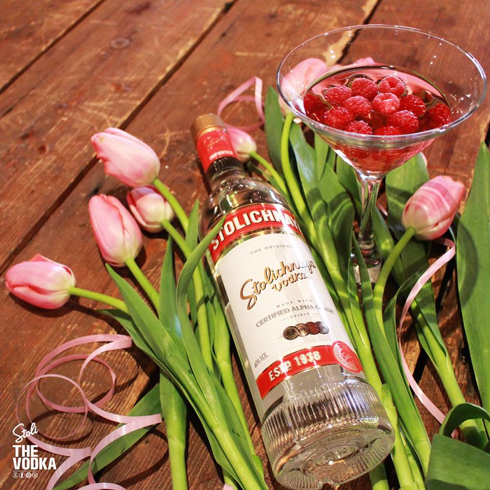 StoliVodkaITA's tweet photo. Stoli® è LA voglia di condividere.
#StoliTHEMule #StoliTHEVodka https://t.co/mAXWBWHiVt