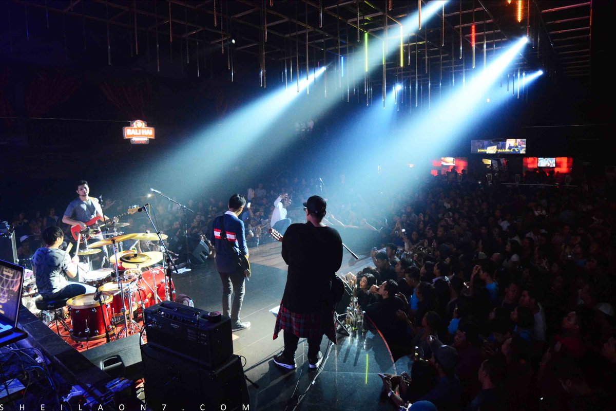 sheilaon7's tweet photo. Boshe VVIP Club Bali, 22/03/2017
#latepost #gigsreport #Suryanation2017 #So7Day #So7Bali #So72017 #Sheilagank
https://t.co/2YY81Y8Jit https://t.co/dgLrwWPZ4x