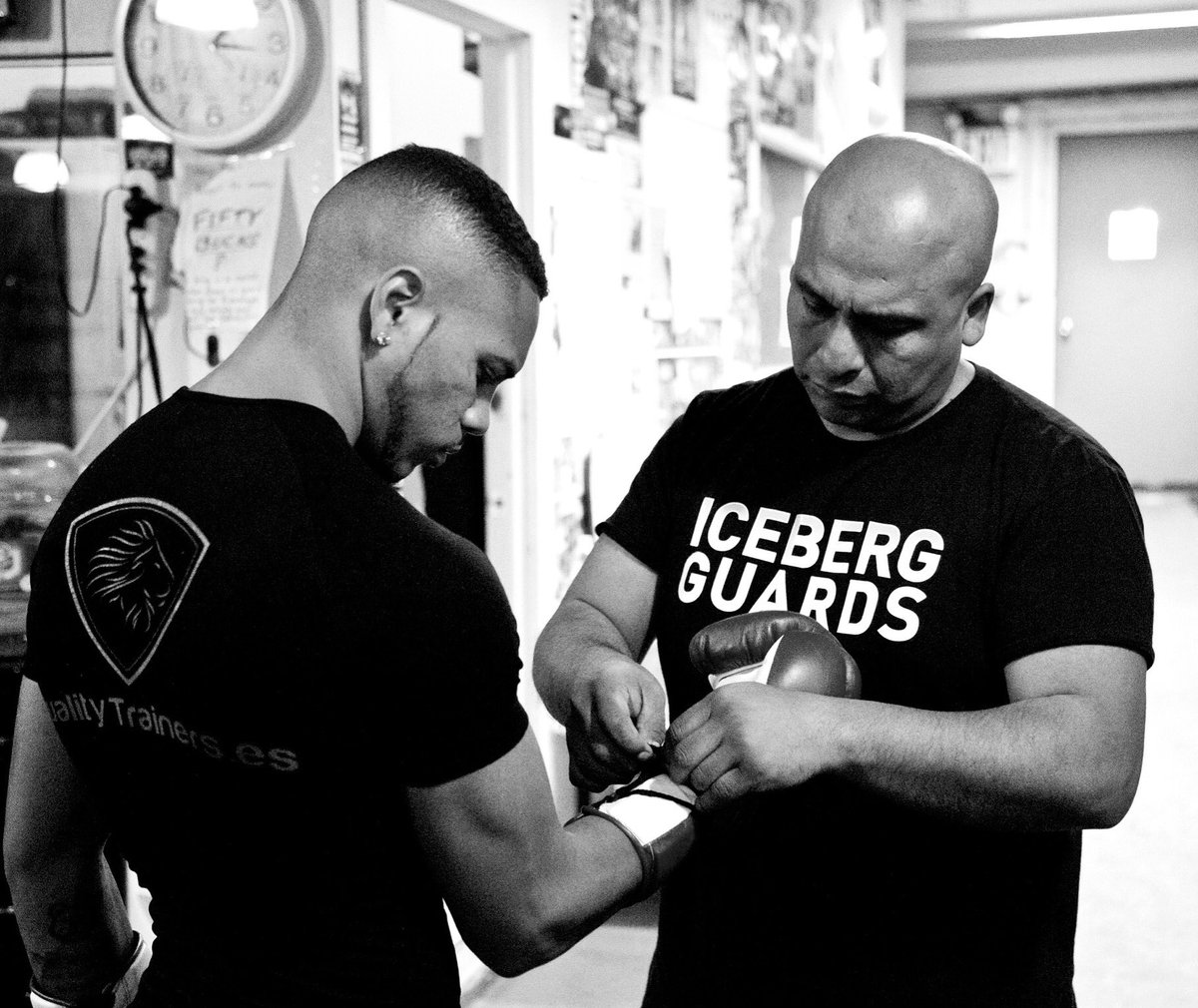 "Hay dos momentos grandes en la vida de un hombre...
El día en que nace y el día que descubre el motivo para el que a nacido"