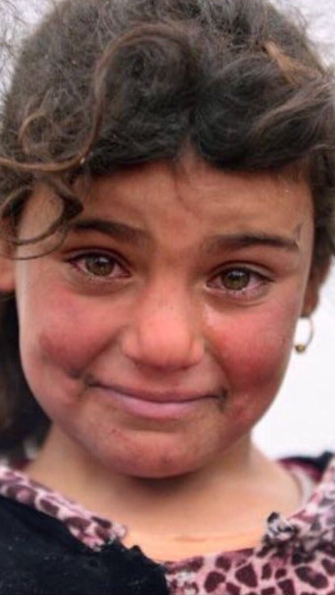 RobaiEdinburgh's tweet photo. ابتسامة قهر وفي عينيها ألم وهم وعتب ، تماماً تشبه وطنها
لكم الله يا أهل العراق 💔 https://t.co/o3aHQ633kx