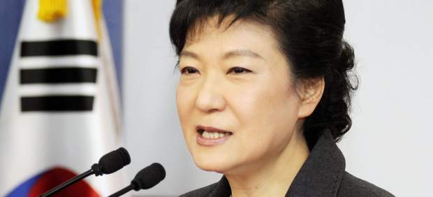 InsideTWorld's tweet photo. The Prosecutor’s Office of South Korea requested an arrest warrant against the former… https://t.co/DbGeZVuApU https://t.co/26qCEYnk6w
