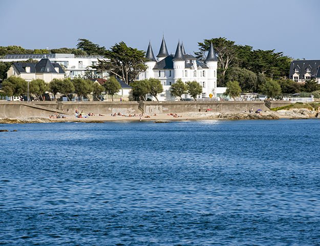 Zoom sur le #château des Tourelles, à #LaBaule : pour un #séjour #thalasso d'exception ow.ly/sS9b30ahM53