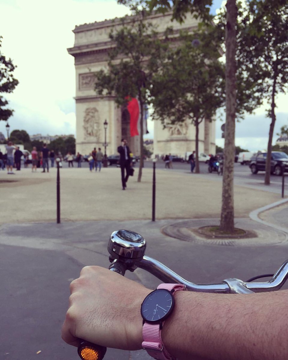 lyfewatches's tweet photo. 🚲🕒
#lyfewatches #paris #cycle #cycling #bike #bikelife #arcdetriomphe #fashion #charity #timepiece #watches #timepiece https://t.co/IX67CqEoEo