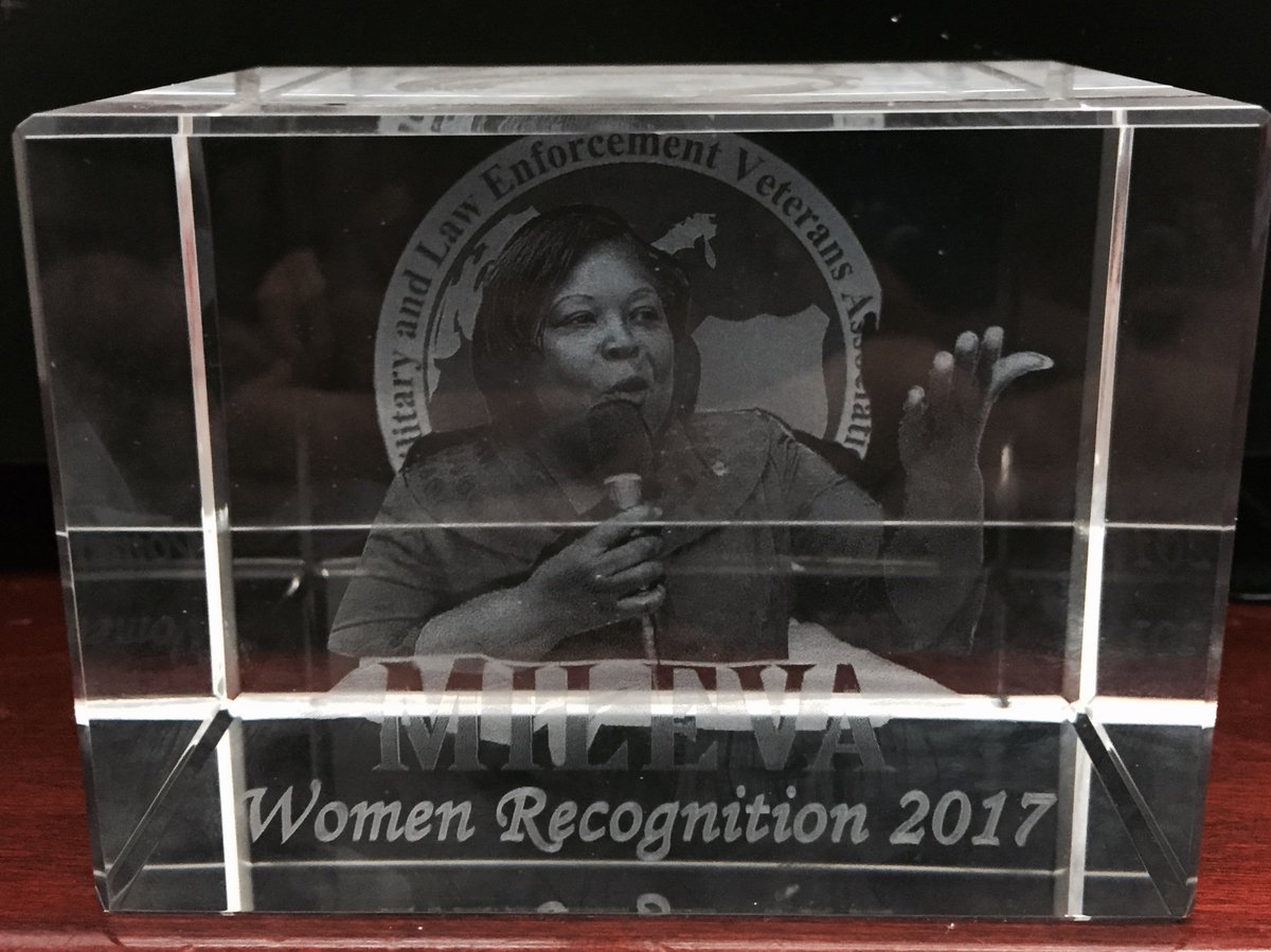 FLsenate38's tweet photo. Thank you so much to the Military and Law Enforcement Veterans Association for presenting me with this award, what a great organization! https://t.co/GpfVSCMAks
