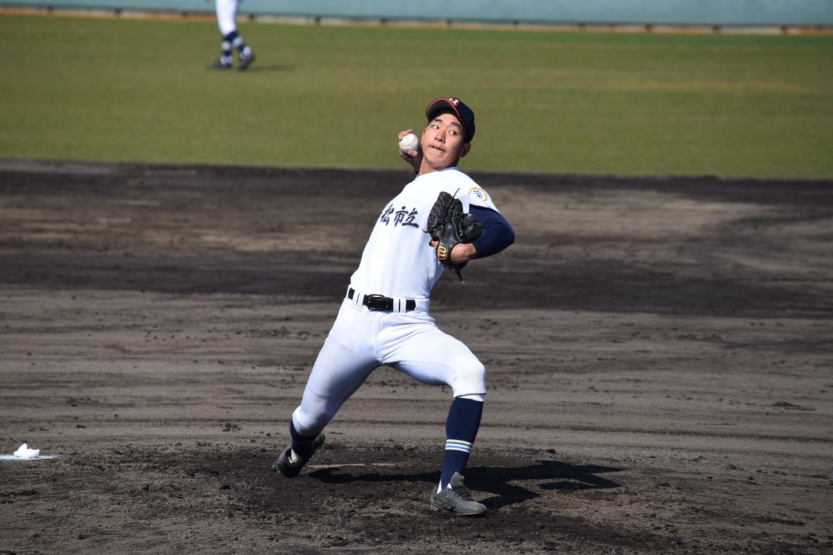 takkashi2823's tweet photo. 浜松市立#7清水
背番号7をつけているが投手として出場。ストレートは常時120キロ後半100キロ台の変化球も織り交ぜ打者を打ち取っていました。ピンチをまねいてもビックイニングになることなく最小失点で抑えました。 https://t.co/xROYhUFnzb